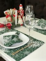 Vánoční prostírání na stůl 30x45 CM bílé větvičky / vločky na zeleném podkladu