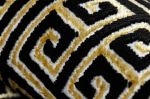 Běhoun Gloss 6776 86 greek black/gold - 60x300 cm