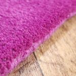 Ručně všívaný kusový koberec Asra wool lila - 80x150 cm