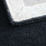 Ručně všívaný kusový koberec Asra wool černá - 60x110 cm