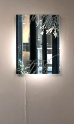 Pískované zrcadlo ´Ve třpytu kapek deště´ 80x60 CM s podsvícení