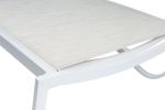 DIAMOND hliníkové lehátko s teakovými područkami - bílá/krémová DIAMOND hliníkové lehátko s teakovými područkami - bílá/krémová