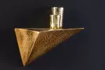 Nástěnná police PYRAMID 40 CM zlatá