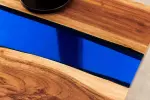 Konferenční stolek LIQUID 110 CM masiv akácie/modrý epoxidový pás