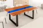 Jídelní stůl LIQUID 160 CM masiv akácie/modrý epoxidový pás