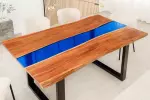 Jídelní stůl LIQUID 160 CM masiv akácie/modrý epoxidový pás