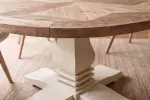 Kulatý jídelní stůl HAMPTONS 120 CM světle hnědý/krémový masiv borovice Kulatý jídelní stůl HAMPTONS 120 CM světle hnědý/krémový masiv borovice
