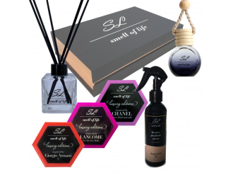 Smell of Life Dárková sada 5 for HER - Vonný difuzér 100 ml SÍ - Parfém do bytu/auta SÍ 200 ml - Vůně do auta SÍ 10 ml - 3 x vonný vosk inspirovaný  La Vie Est Belle, Sí a Mademoiselle