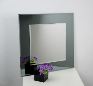 Zrcadlo TOMÁŠ 60x60 CM s šedým zrcadlovým podkladem